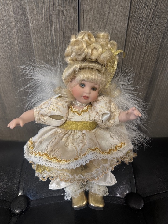 Marie Osmond Other - Vintage Marie Osmond Tiny Tots Golden Angel Baby Porcelain Doll 2002